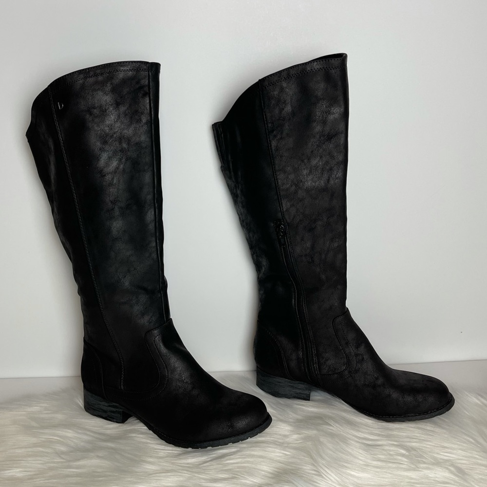 Faux leather boot • Black • side zip • Tall • Women’s Size: 8.5